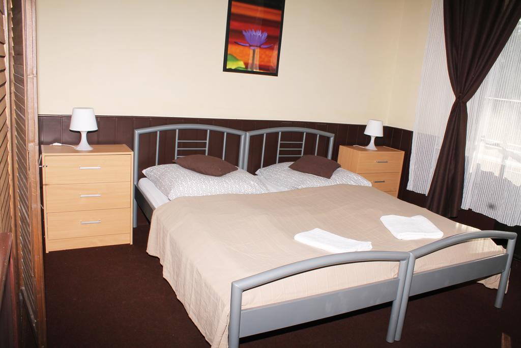 Hotel Stella Siófok Buitenkant foto