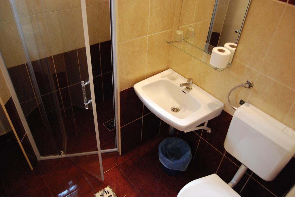 Hotel Stella Siófok Kamer foto